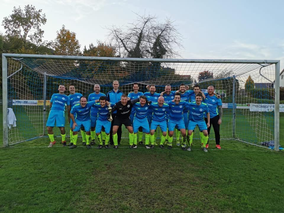 Die siegreiche Ü35 des FC 03 Radolfzell! Die siegreiche Ü35 des FC 03 Radolfzell!