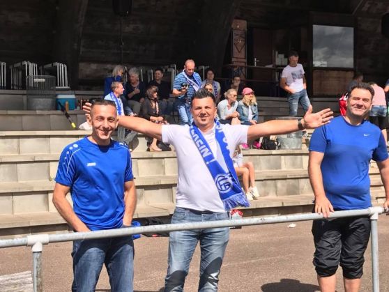 Mitgereiste Fans der D1 Mitgereiste Fans der D1