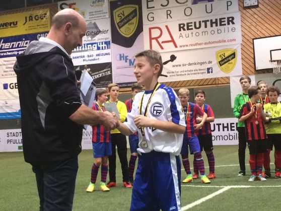 Brian Ernst wird als bester Spieler des Turniers ausgezeichnet
